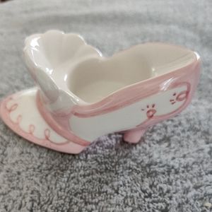 Ceramic Shoe Shaped Tealight Candle Holder. White/Pink Smoke free home